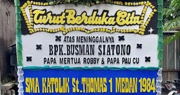 Papan bunga duka cita terpasang di rumah sakit Jakarta